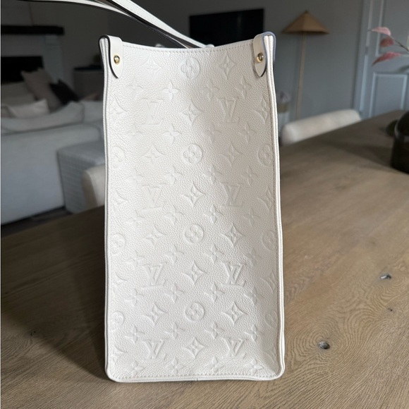 FLAWLESS Louis Vuitton On the Go GM Cream Empreinte Leather - Picture 3 of 15